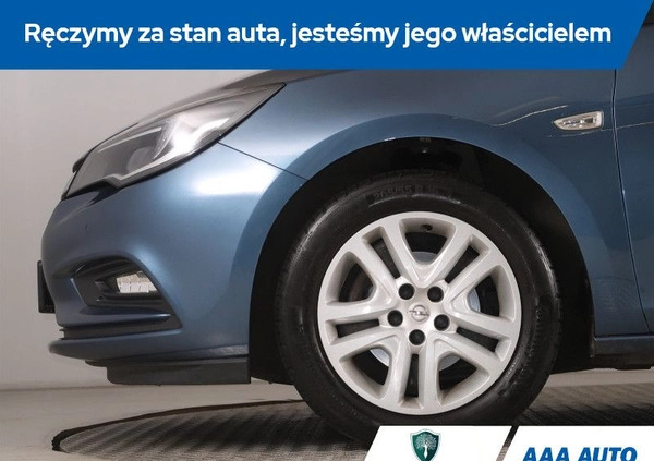 Opel Astra cena 53000 przebieg: 77026, rok produkcji 2017 z Dynów małe 277